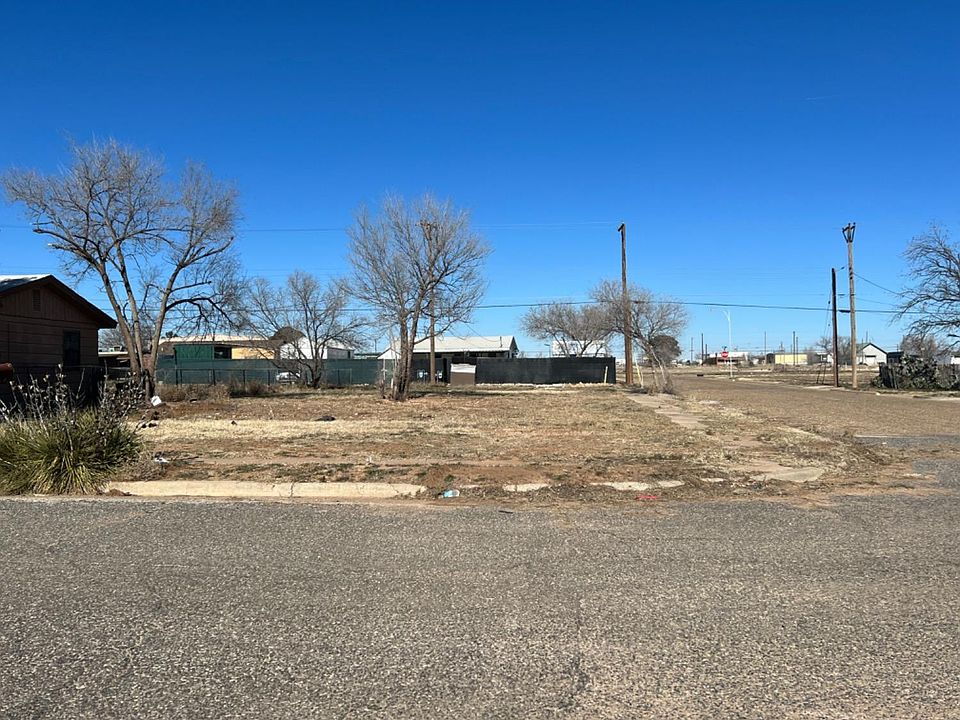 2nd image of 1921 E 15th St