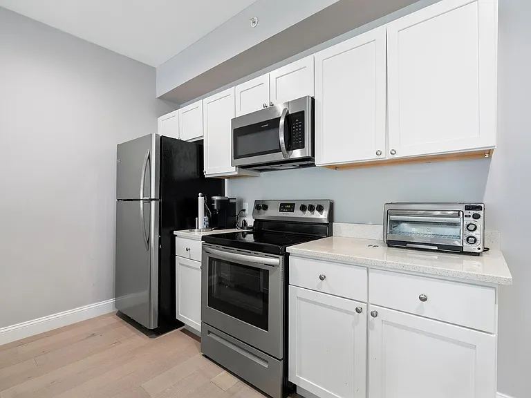 364 Madison Ave #2 — Photo 7