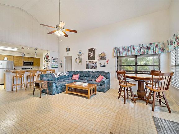2nd image of 13827 San Domingo Dr