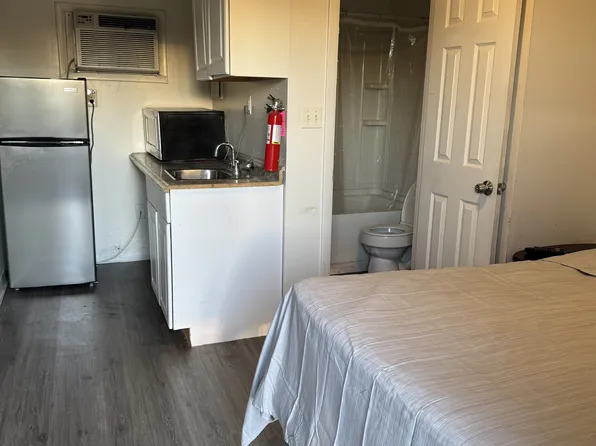 3803 Glenwood Ave #8, Camp Hill, PA 17011