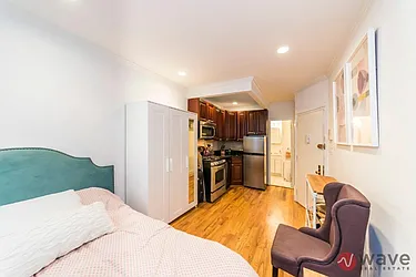 Rented by Wave Real Estate Group