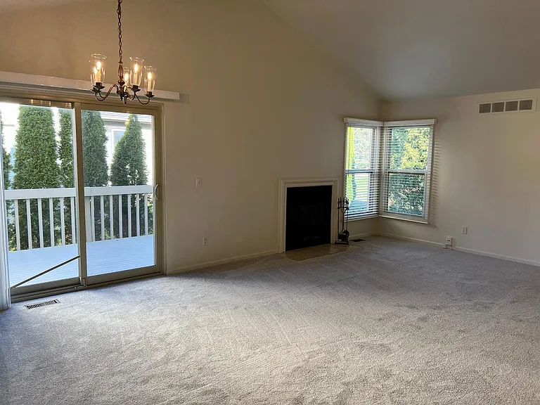 1629 Glenbrooke Ct — Photo 4