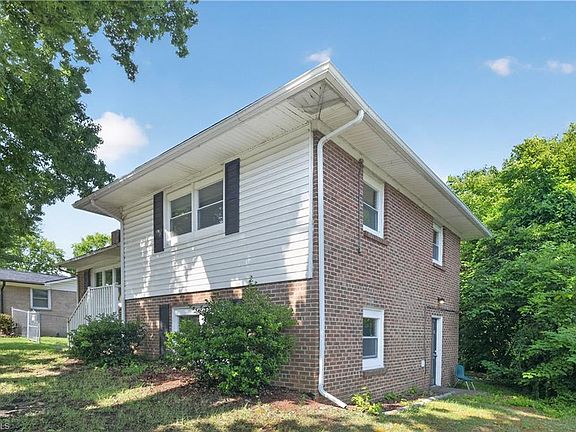 4th image of 2204 Maybank Dr