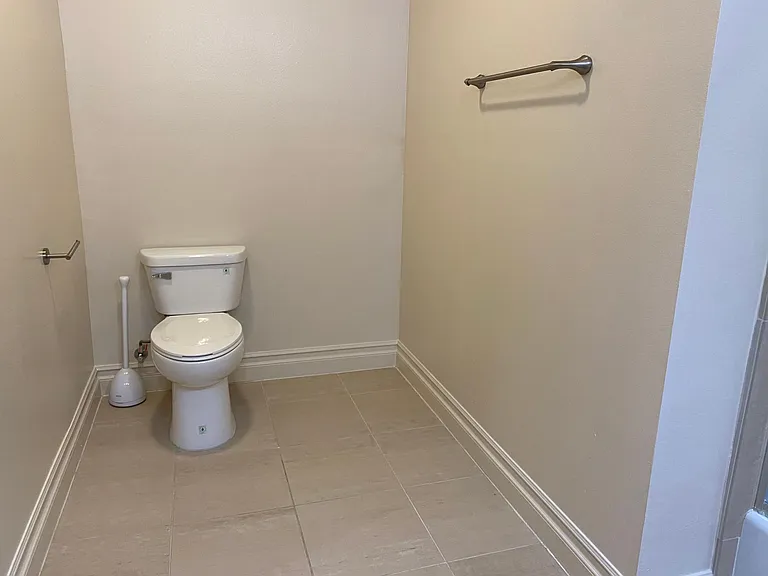 917 S New Hampshire Ave #211 — Photo 14