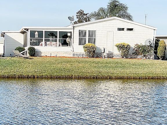 3rd image of 1685 Deverly Dr