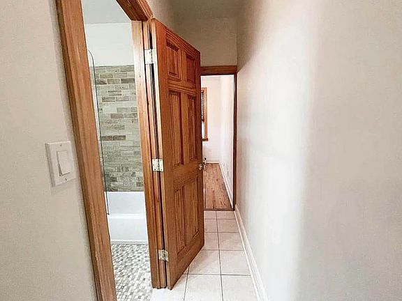 5th image of 121 Jewel St #2R