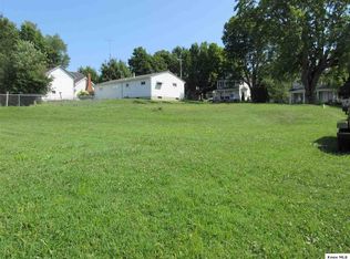 98 High St, Fredericktown, OH 43019