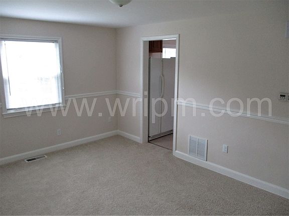 4th image of 109 Woodland Ave