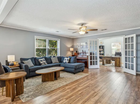 5601 Saint Adamnan St, Pensacola, FL 32503