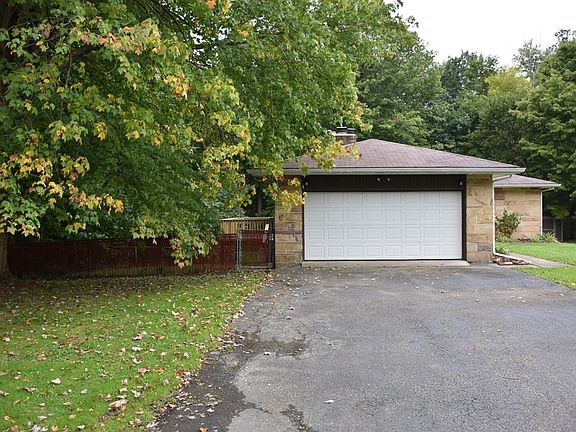 3rd image of 1201 Belmont Dr