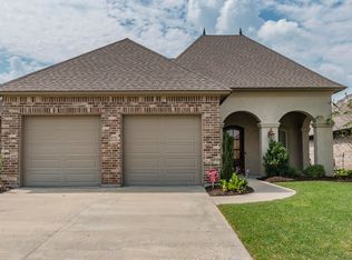 116 Meadowbrook Dr, Broussard, LA 70518