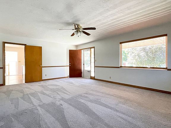 4th image of 2353 E Fisher Ln