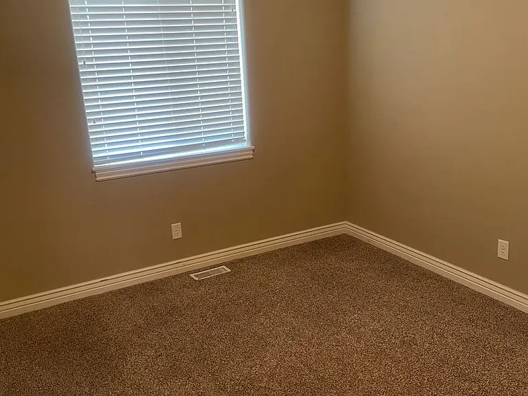 545 Countryside Ave — Photo 14