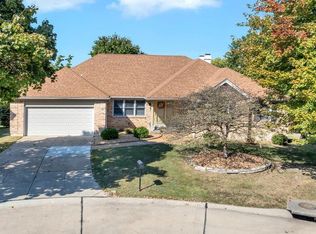 5 Seminary Ct, Florissant, MO 63031