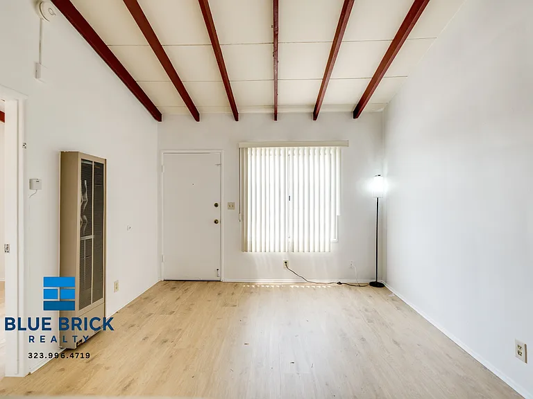 7910 Willis Ave #4 — Photo 11