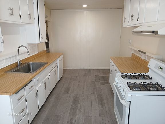 5th image of 15450 Country Club Dr