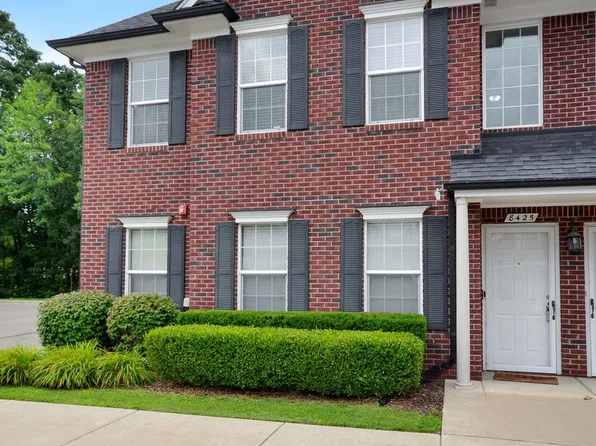 8425 Williamstown Dr, Shelby Township, MI 48316