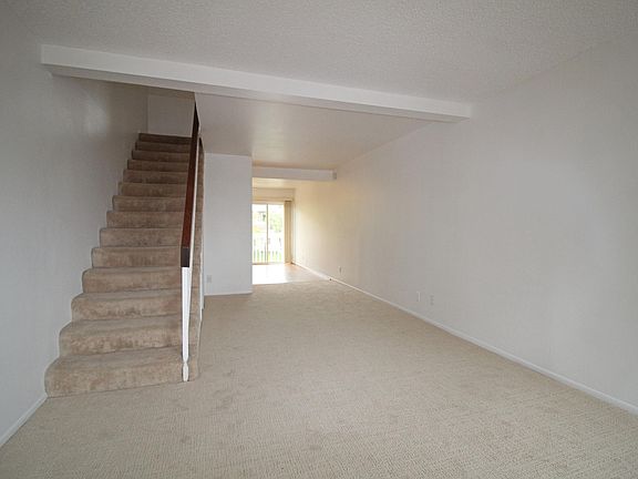 4th image of 201 S Ventura Rd Unit 7
