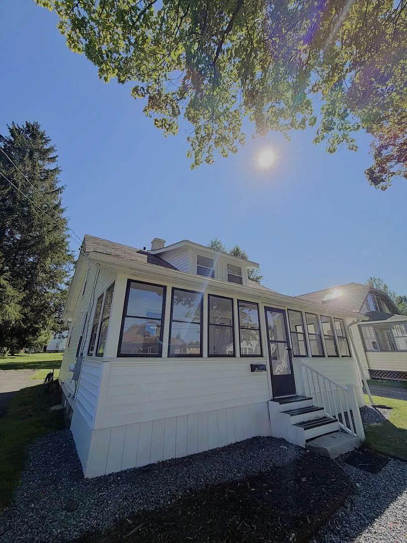 Beautifully Renovated Home with Dedicated Home Office in a Quiet Neighborhood — Photo 1