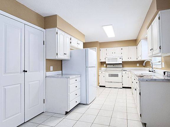 5th image of 7021 Longview Dr