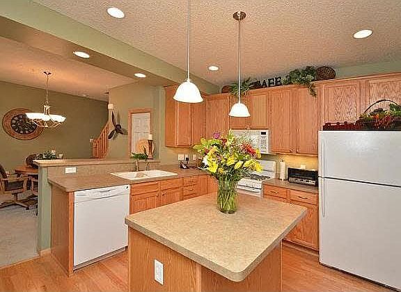 4th image of 12260 Urbank Street NE