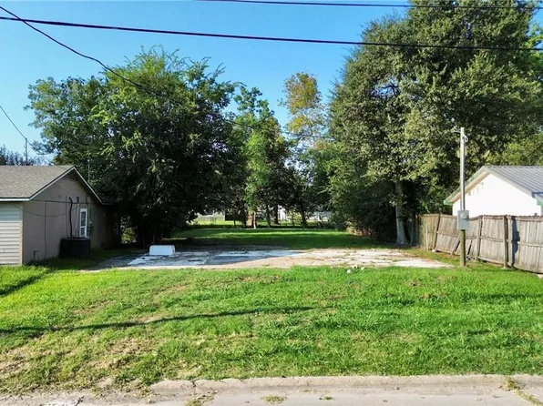 718 W Lyons St, Sulphur, LA 70663