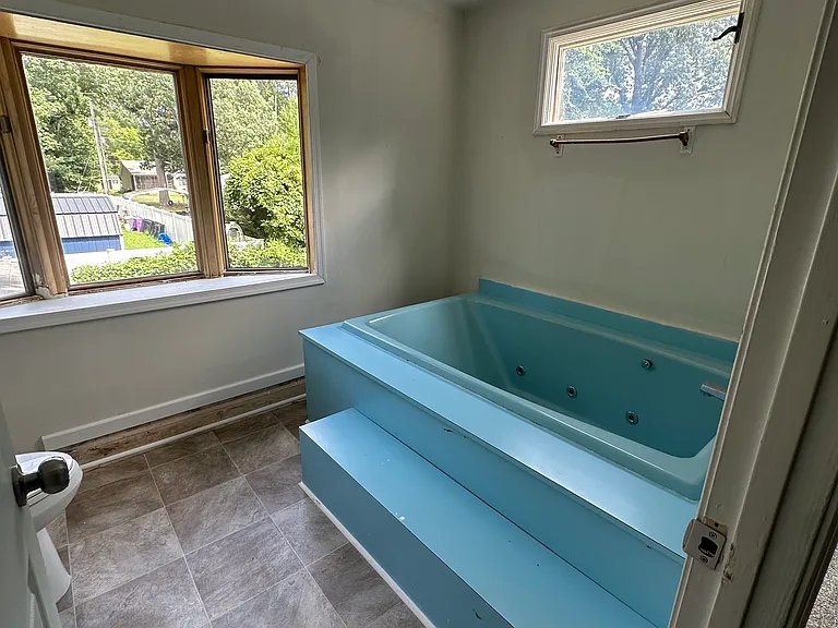 80 Westmoreland Dr — Photo 7