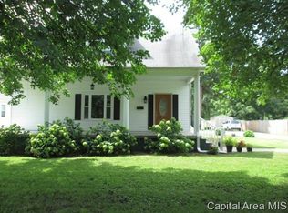 855 Edgehill Rd, Jacksonville, IL 62650