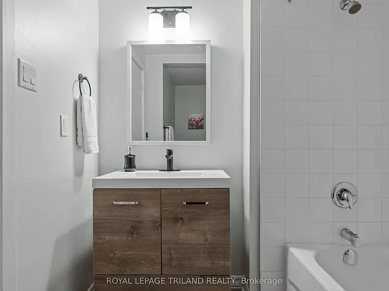 469 Grey St #3 — Photo 12