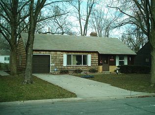2222 W 77th St, Prairie Village, KS 66208