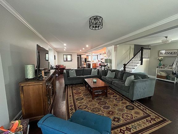 4th image of 228 Centre St