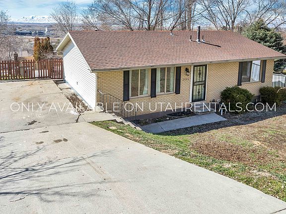 2nd image of 2066 S Park St