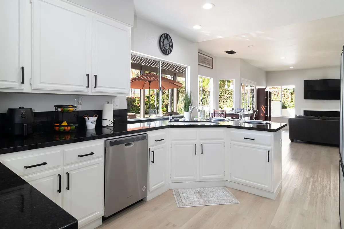 Building Photo - 35689 Aster Dr