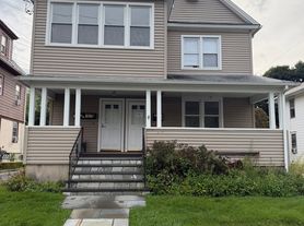 181 Fox St, Bridgeport, CT