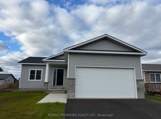 14 Durant St, Petawawa, ON K8H 0G3
