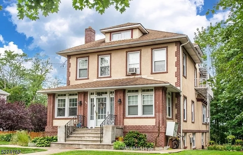818 Summit Ave #3