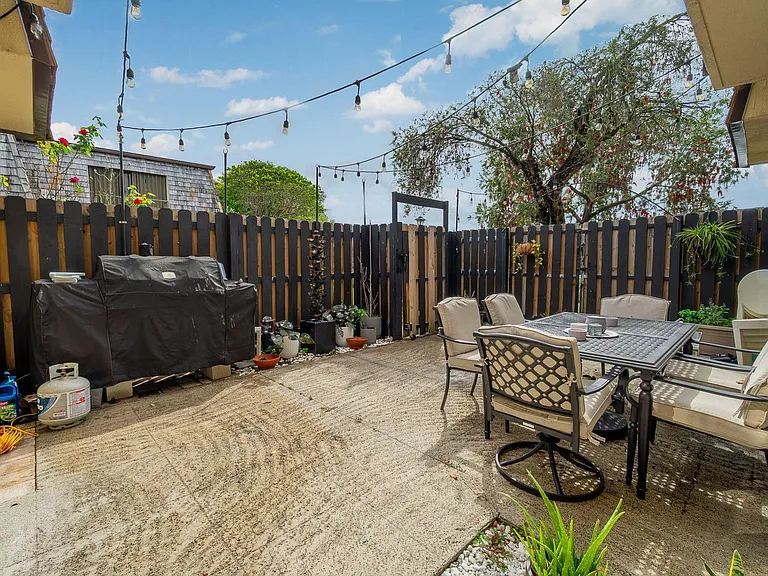 393 Lake Arbor Dr — Photo 10