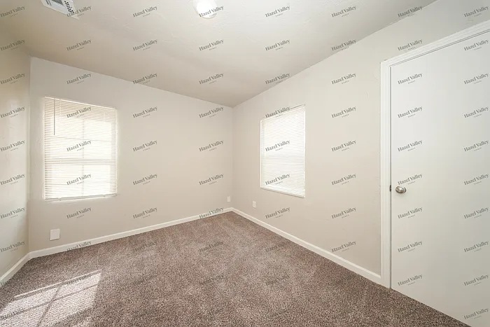 4033 SW 26th St — Photo 8