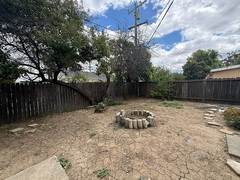 1615 Kentucky St — Photo 15