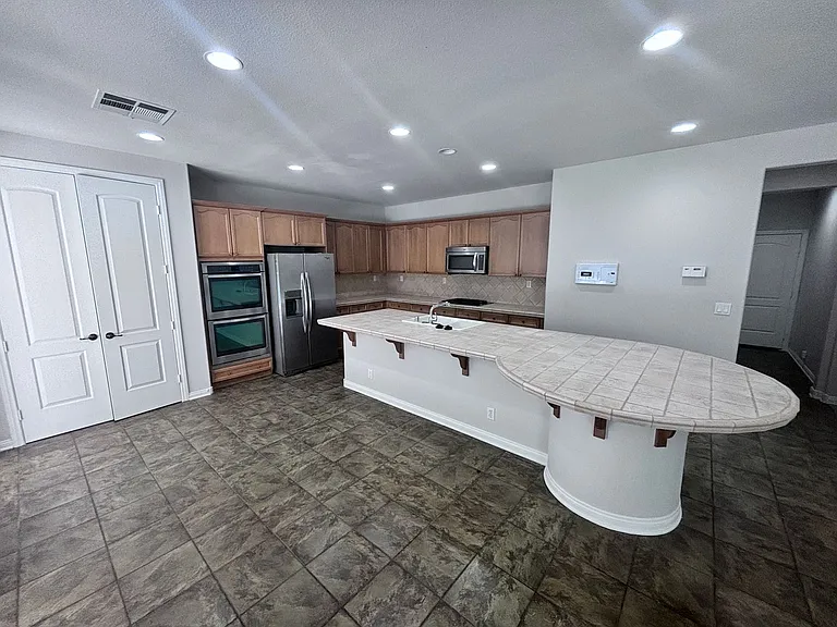 3117 Greenfriar Ave — Photo 4