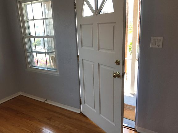 5th image of 2217 Front St