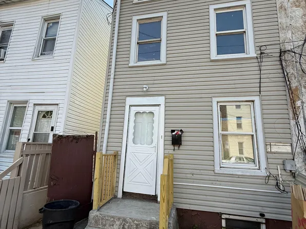 17 Race St, Trenton, NJ 08638