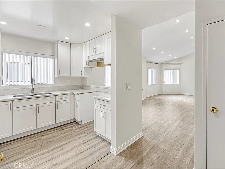 1132 Elm Ave #211 — Photo 7
