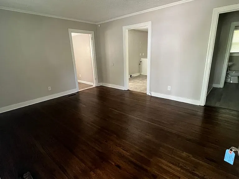 511 W 28th St — Photo 3