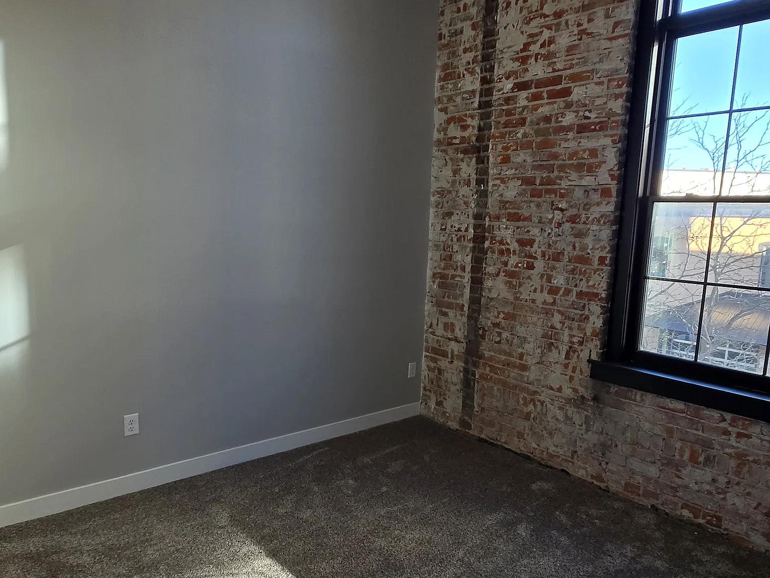 2 bed, 731 sqft, $1,600 — Photo 3
