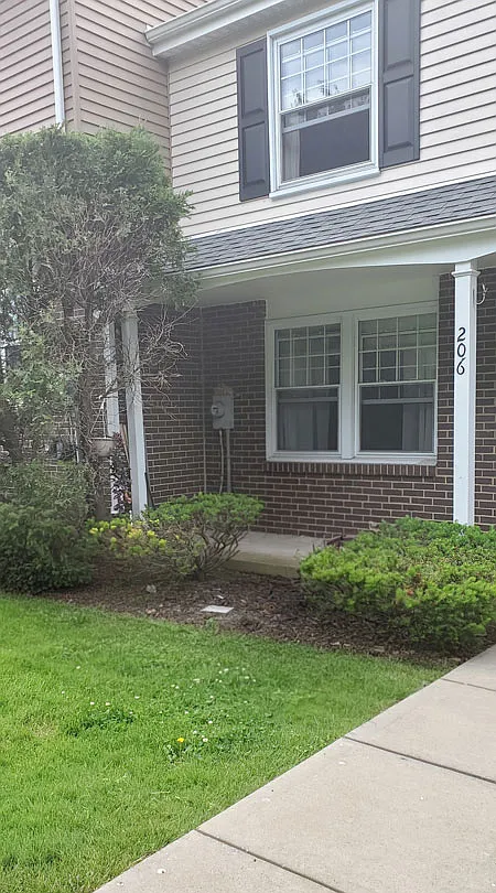 3 bed, 1.5 bath, 1280 sqft, $2,260 — Photo 1