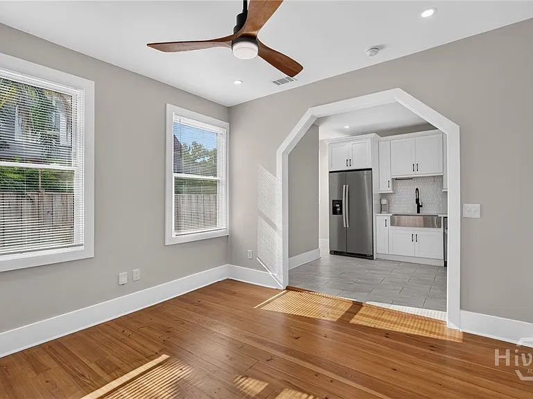 221 W Duffy St #A — Photo 11