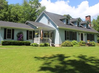 9 3rd St, Beach Lake, PA 18405