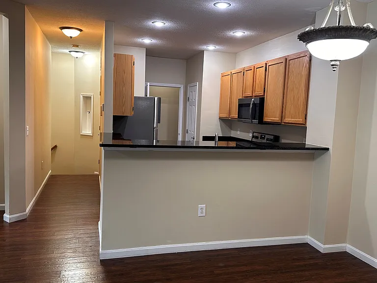 7545 Mansion Cir #F — Photo 31