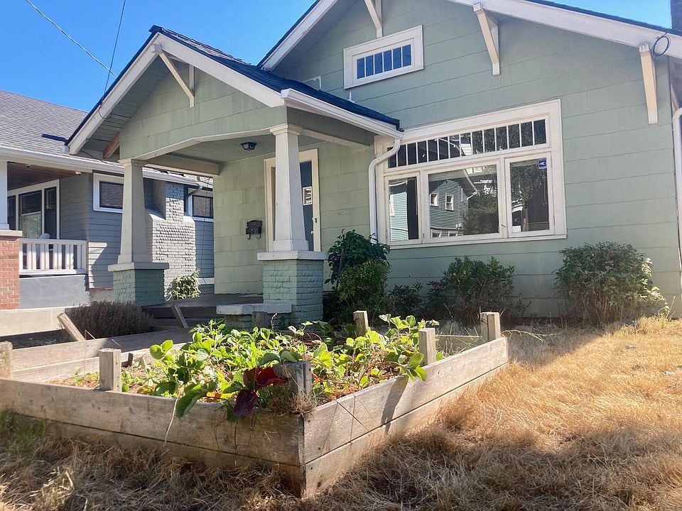 Welcome to the Wallingford neighborhood. Quick commute to UW South Lake Union & DT Seattle.